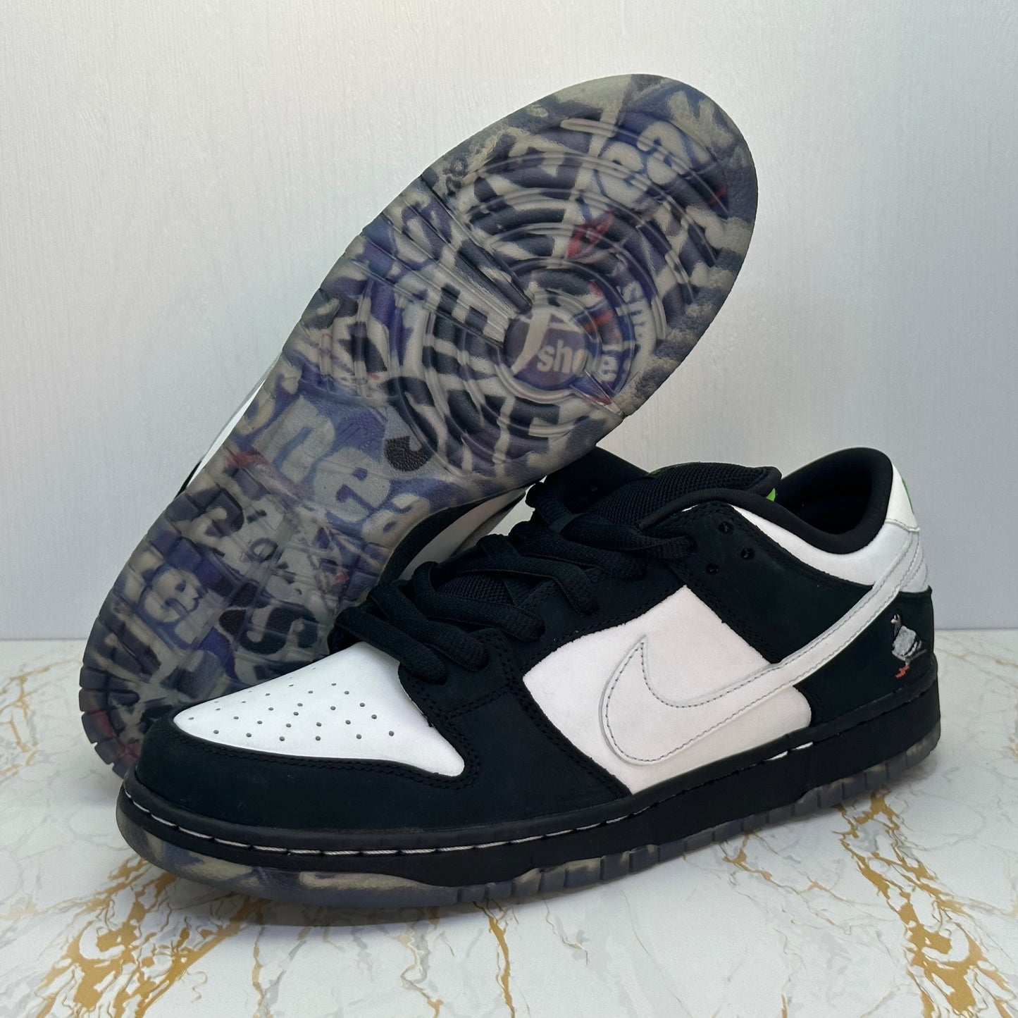 Nike SB Dunk Low Staple Panda Pigeon